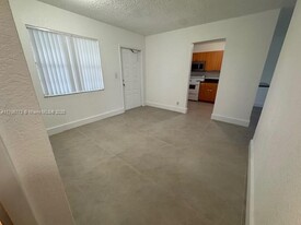 Building Photo - 4847 NW 9th Dr