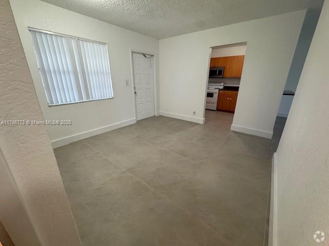 Building Photo - 4847 NW 9th Dr