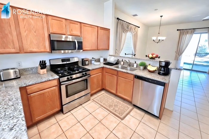 Building Photo - 4781 Wycliffe Dr