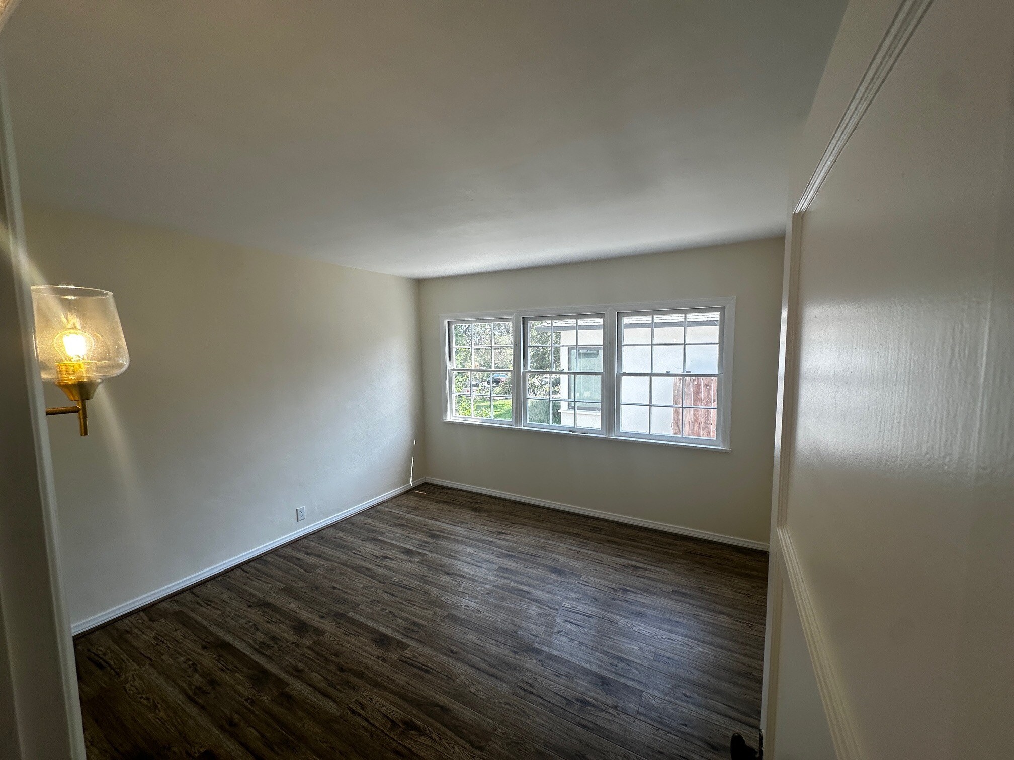 Building Photo - 2151 N Altadena Dr
