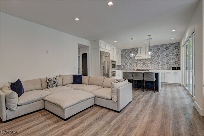 Building Photo - 9817 Park Brook Ave