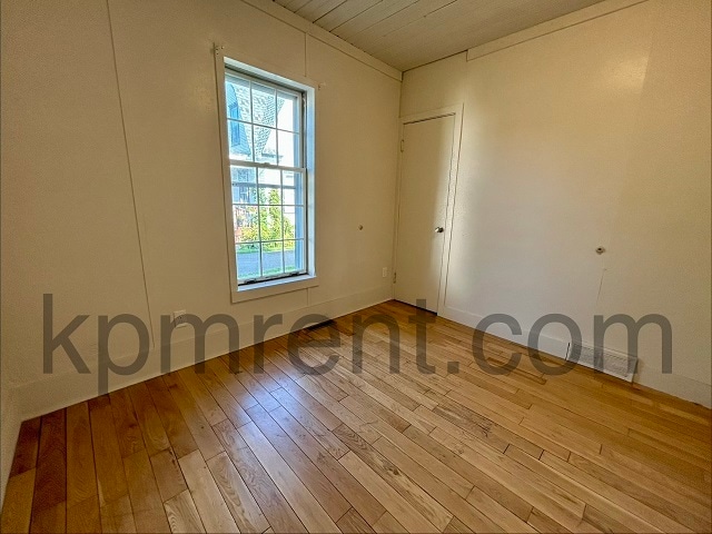 Building Photo - 912 2nd Ave NE