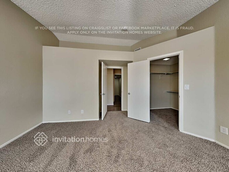 Building Photo - 4901 Evergreen Glen Dr