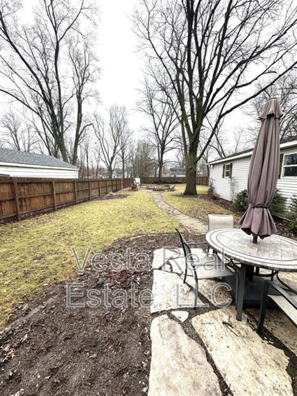 Building Photo - 727 Dale St