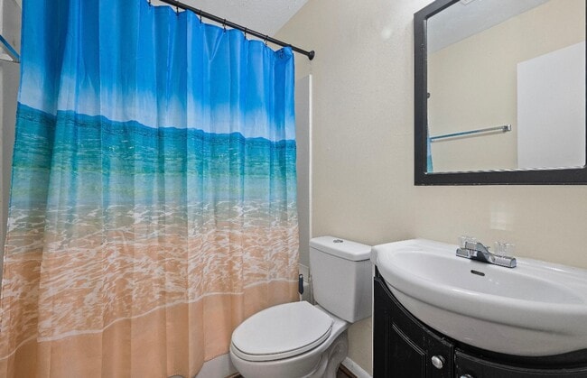 Building Photo - 2 Bed 1 Bath Home for rent in Hampton!