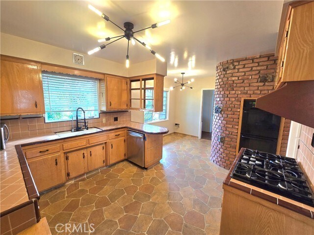 Building Photo - 932 W Granada Ct