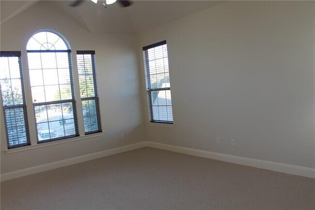 Building Photo - 2513 Rusk Ct