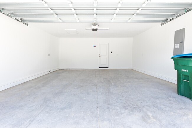 Building Photo - 8651 Sand dollar Dr