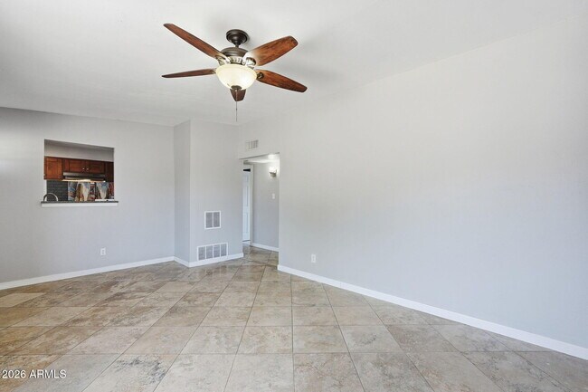 Building Photo - 1609 E Gaylon Dr