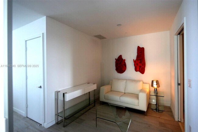 Building Photo - 480 NE 31st St