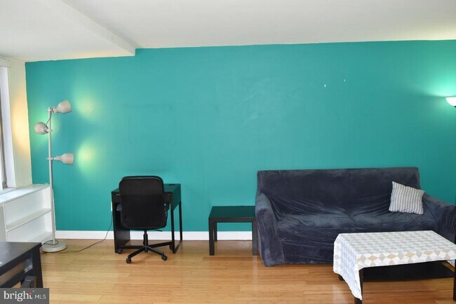 Building Photo - 1111 Arlington Blvd