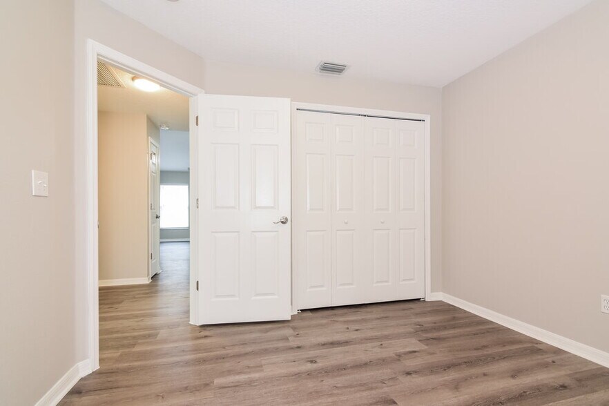 Building Photo - 6514 Summer Cove Dr