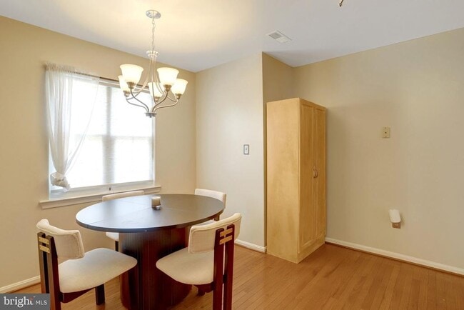 Building Photo - 8819 Hardesty Dr