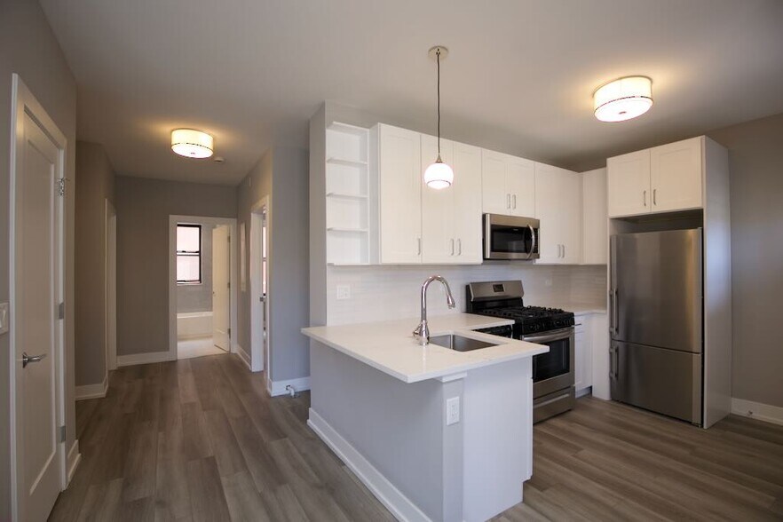 Building Photo - 3934 N Janssen Ave