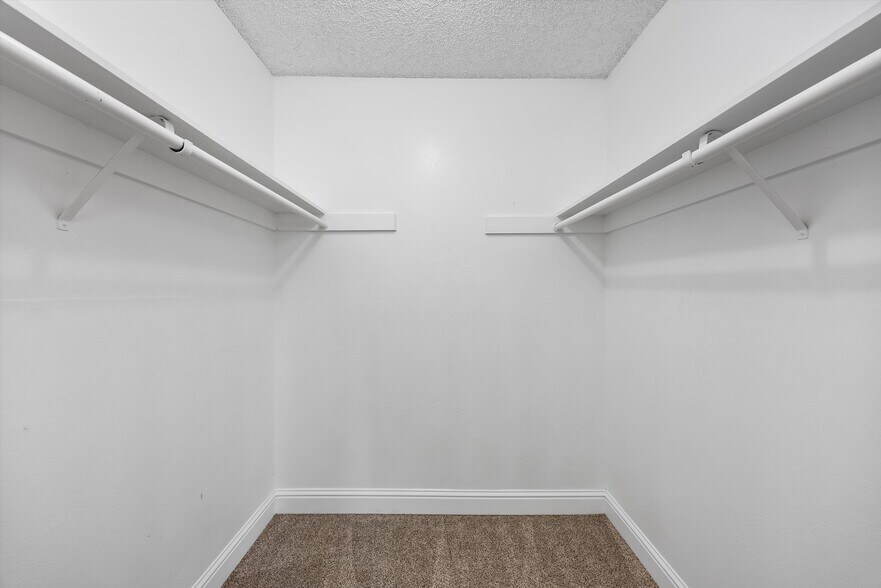 Building Photo - 4700 Nordic Dr