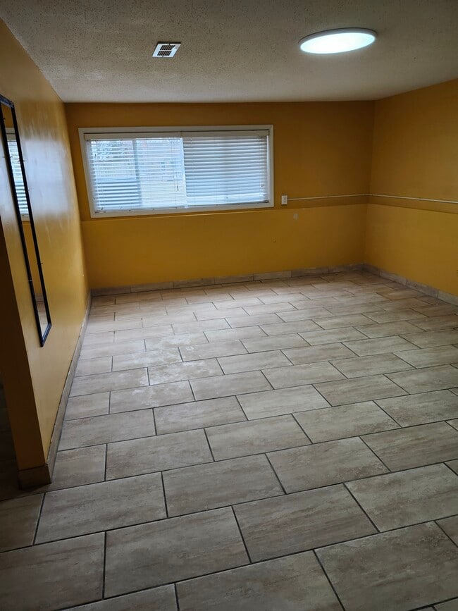 Building Photo - 6221 Boone Ave N