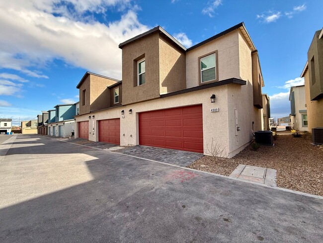 Building Photo - BRAND NEW 3 BED 2.5 BATH 2 CAR GARAGE TOWN...