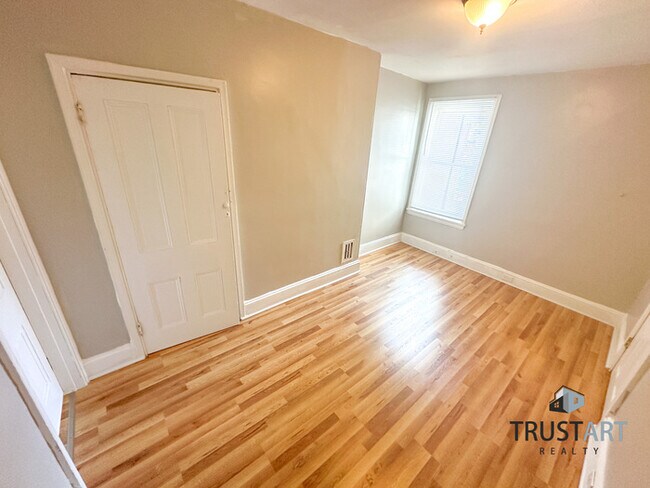 Building Photo - 3 Bedroom townhome in Mantua, Philadelphia!