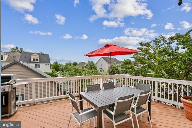Building Photo - 20400 Charter Oak Dr
