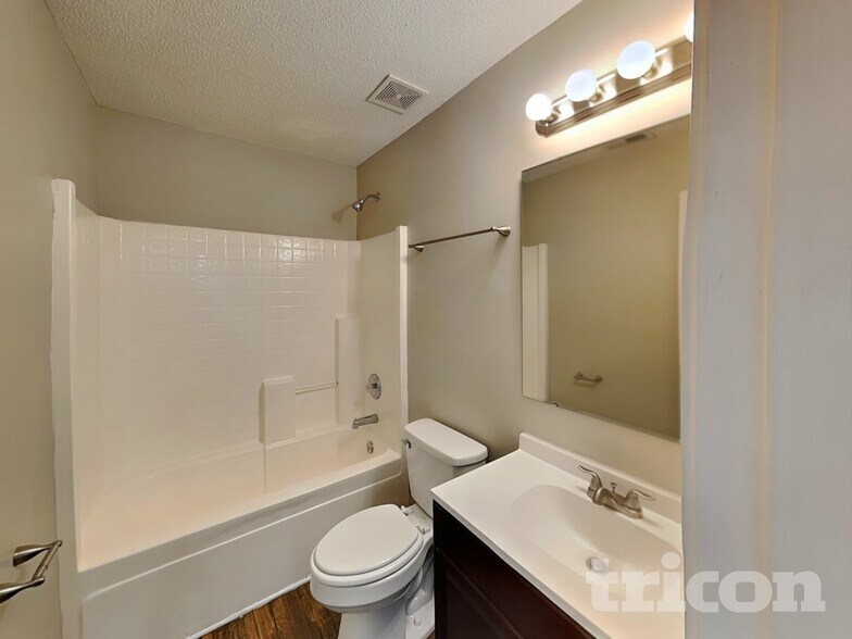 Building Photo - 198 Brantley Pl Dr