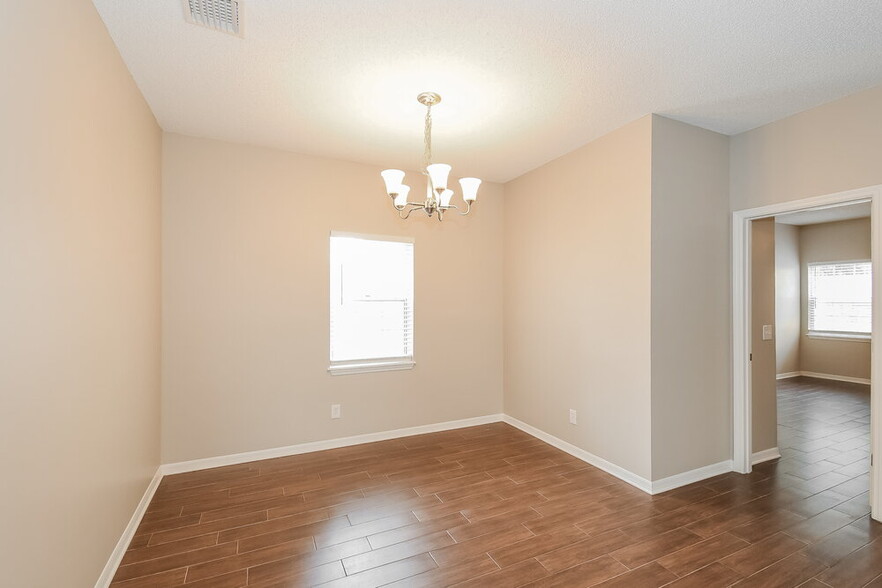Building Photo - 8895 Chambore Dr