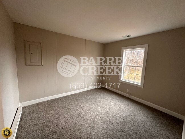 Building Photo - 3-Bed 1-Bath House