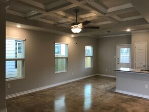 Building Photo - Townhome for rent