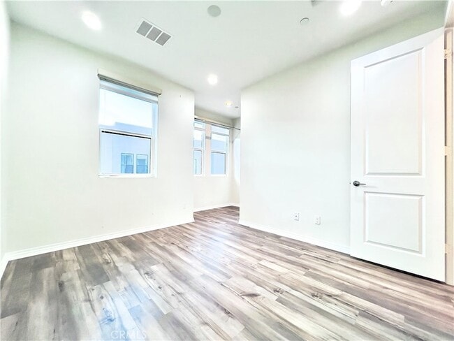 Building Photo - 110 Keeper