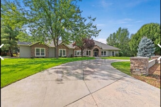 Building Photo - 103 S Alder Ln