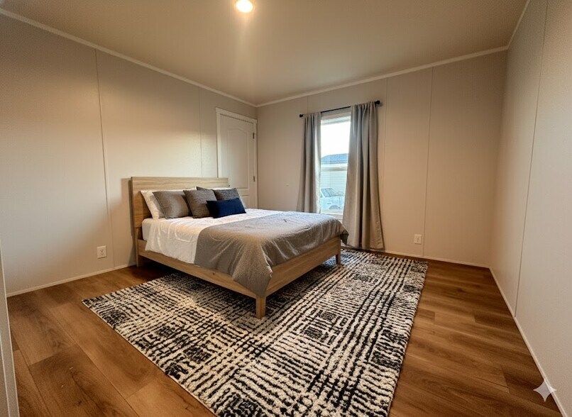 Building Photo - 18 Jubilee St