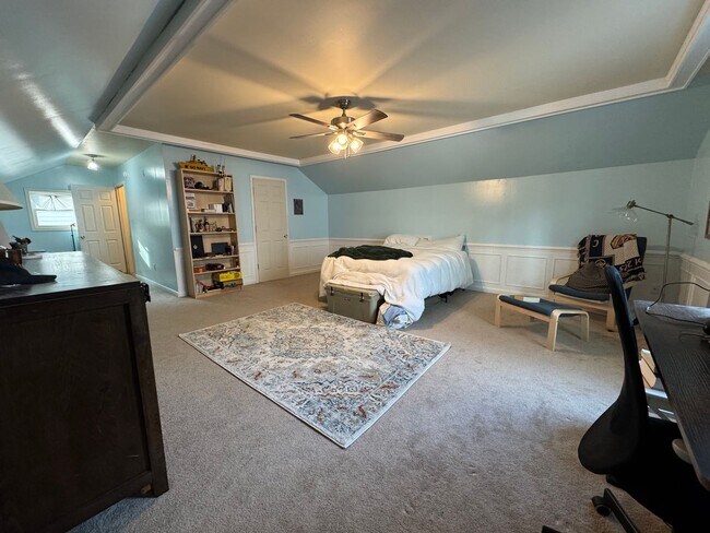 Building Photo - Well Maintained Single-Family Home in FC School District