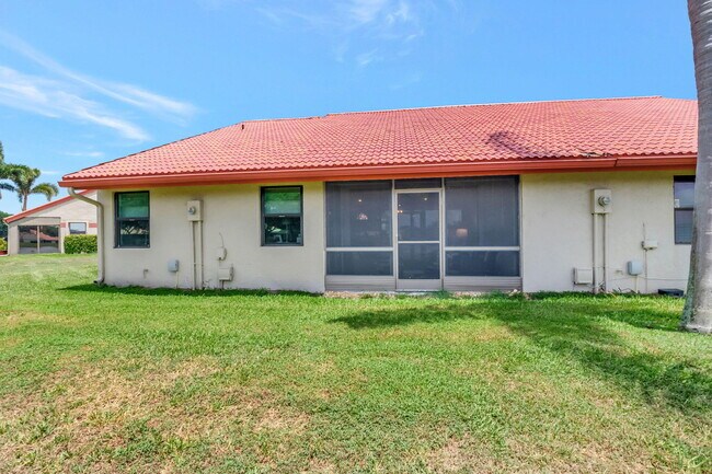 Building Photo - 7585 Lexington Club Blvd
