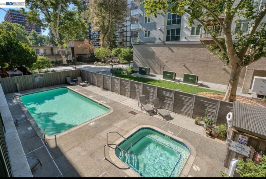 Community Pool and Jacuzzi - 500 N St