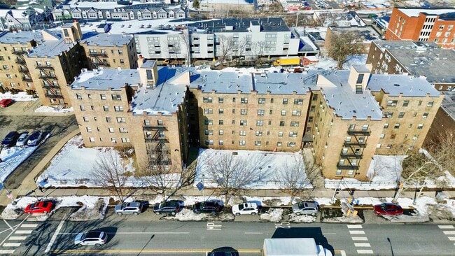 Building Photo - 1817 John F. Kennedy Blvd