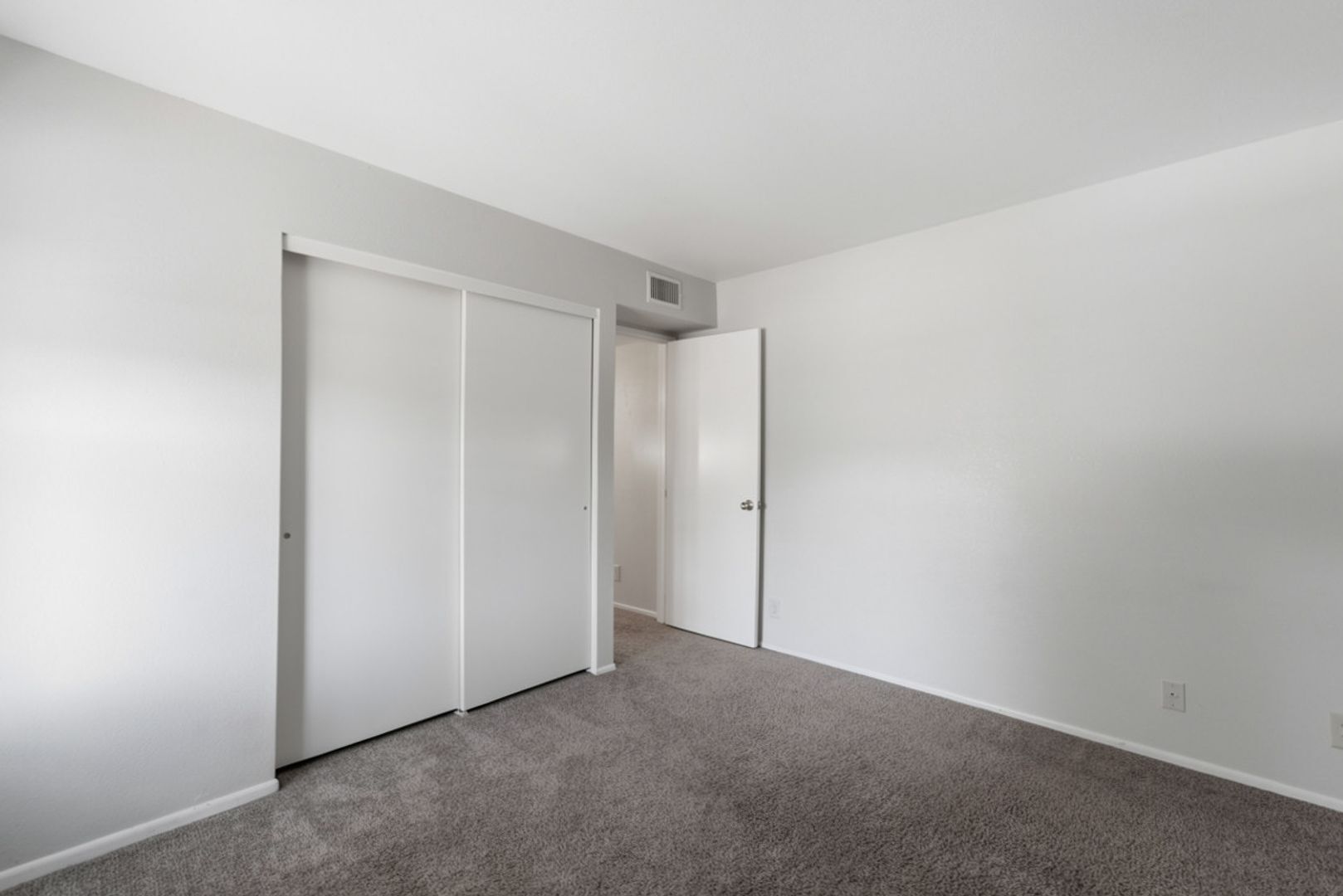 Building Photo - 16657 E Gunsight Dr