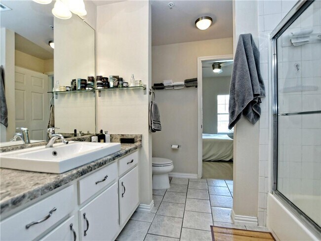 Building Photo - 2320 Gracy Farms Ln