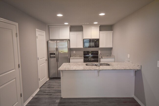 Building Photo - 820 Hindman Dr