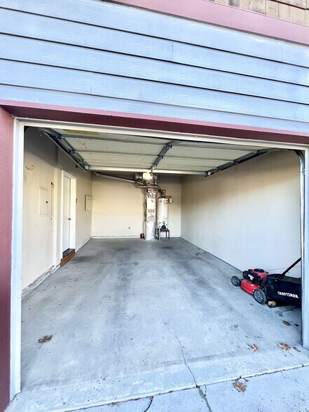 Building Photo - 20089 Beth Ave