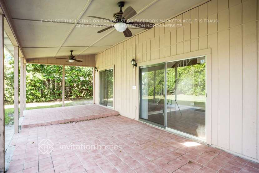 Building Photo - 1074 Windsong Cir