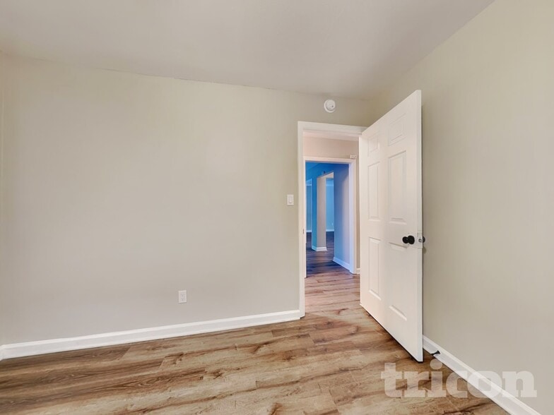 Building Photo - 4585 Hebbard Way