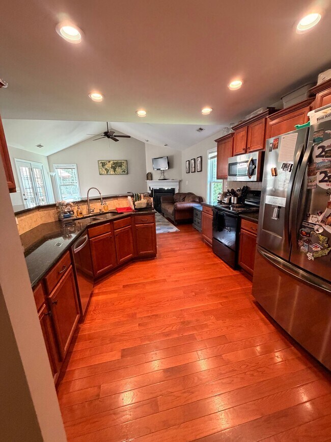 Building Photo - 207 Heather Brook Cir