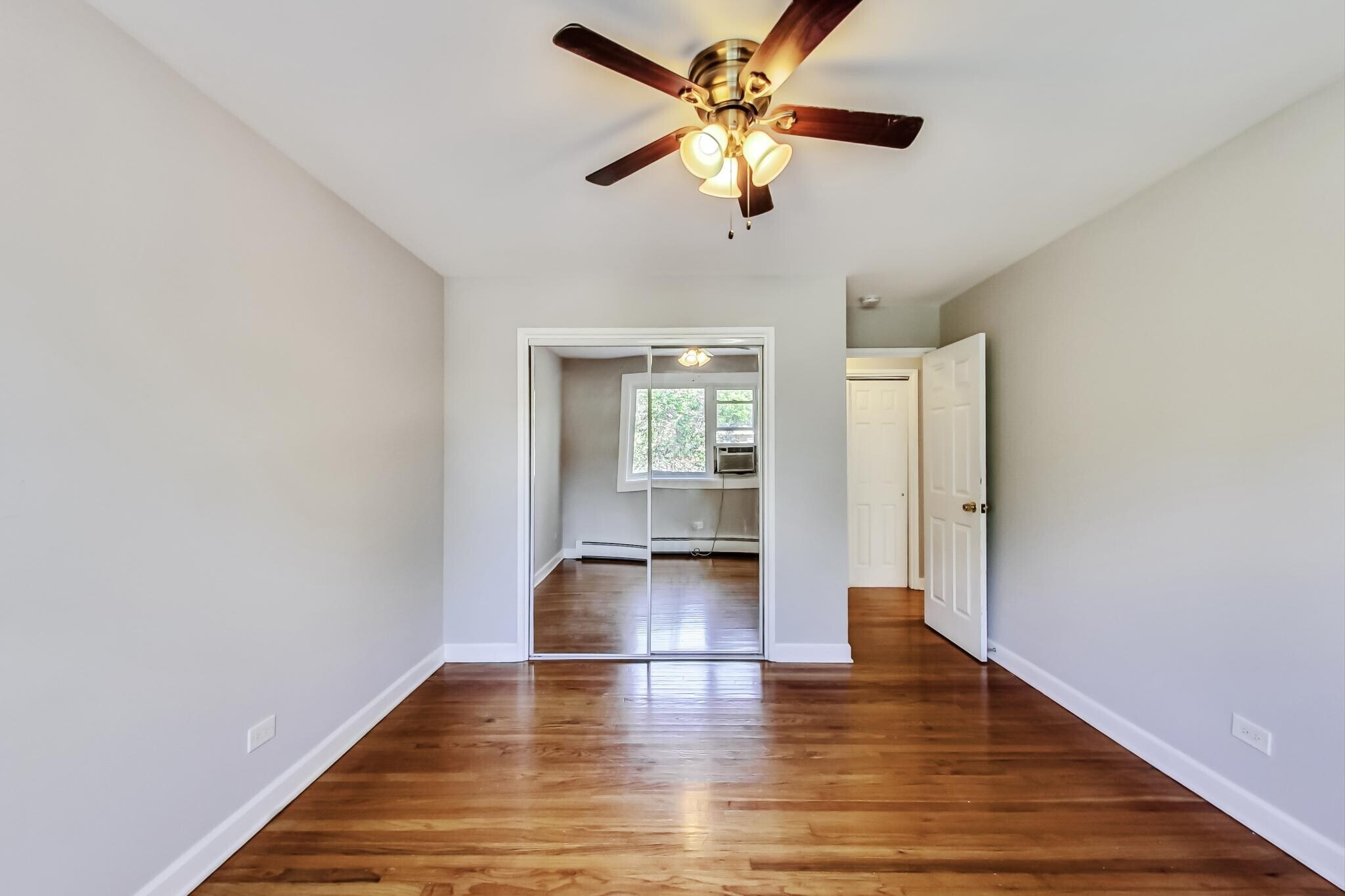 Building Photo - 822 Seward St