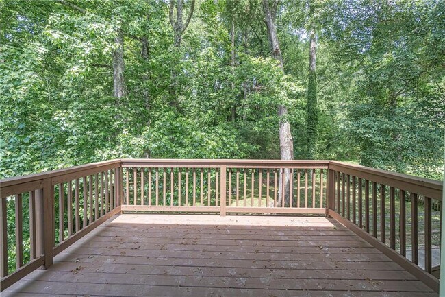 Building Photo - 2402 Betsy Ct SW