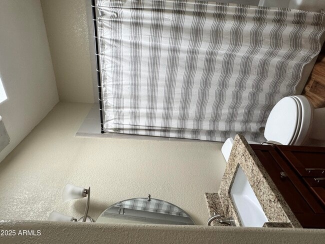 Building Photo - 5825 E Nisbet Rd