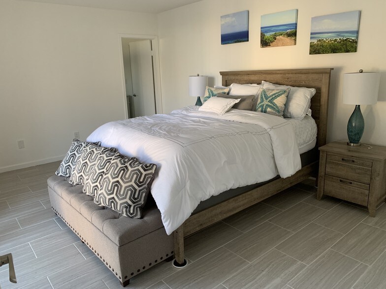 Masterbedroom - 16531 NE 35th Ave