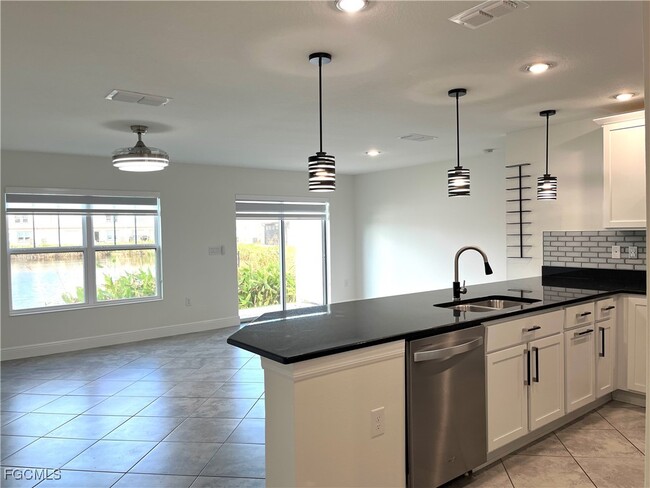 Building Photo - 6391 Brant Bay Blvd