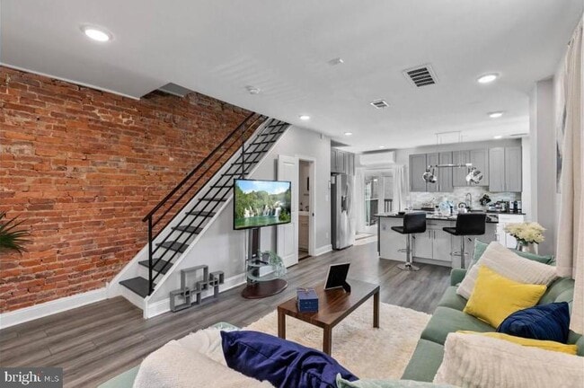 Building Photo - 1449 S 32nd St