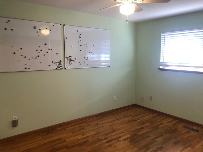 Building Photo - 1405 NW Clifford St