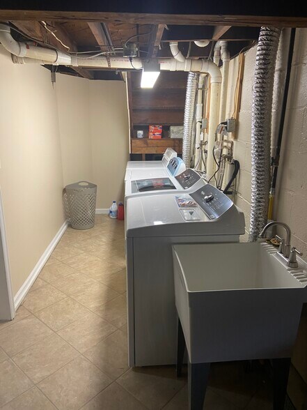 Laundry room - 114 Copeland Ave