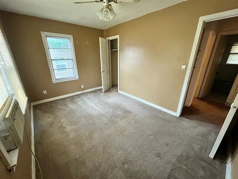 Building Photo - 1407 Felix Pl